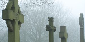 Harmonia różnic: pogrzeb świecki na cmentarzu katolickim