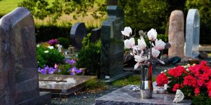Pożegnanie bez ceremonii - wnikliwe spojrzenie na pogrzeb świecki